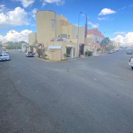 Al Dana Plaza Villas ฏออิฟ ภายนอก รูปภาพ