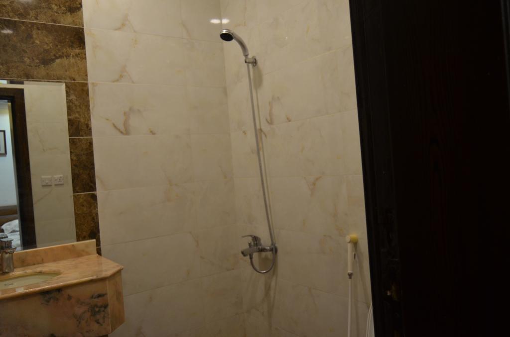 Al Dana Plaza Villas ฏออิฟ ภายนอก รูปภาพ