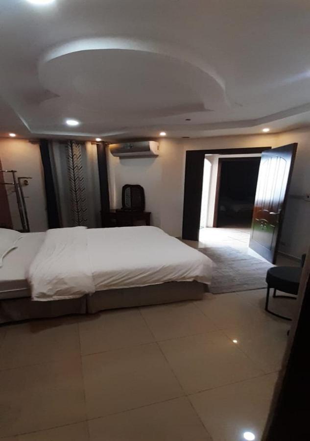 Al Dana Plaza Villas ฏออิฟ ภายนอก รูปภาพ