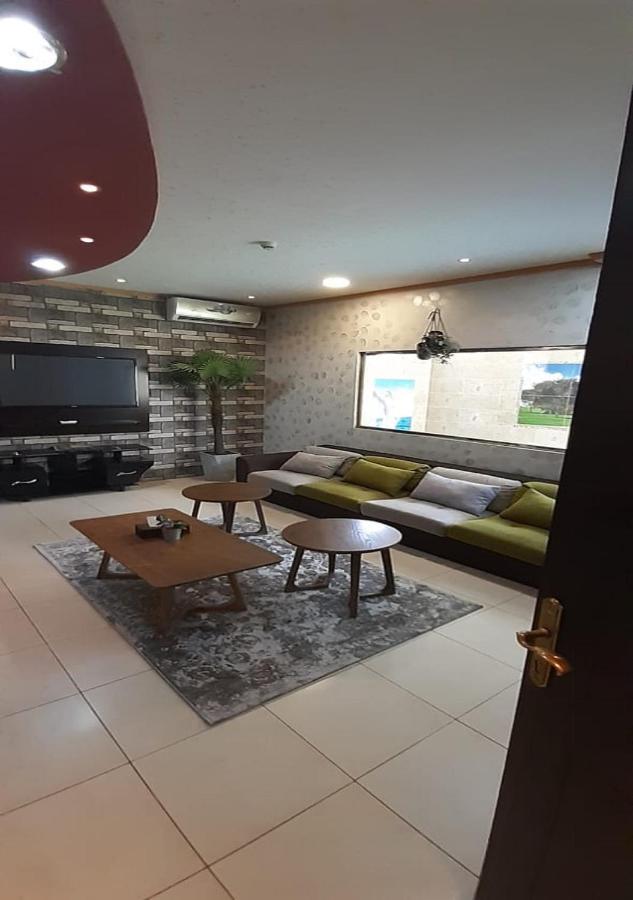 Al Dana Plaza Villas ฏออิฟ ภายนอก รูปภาพ